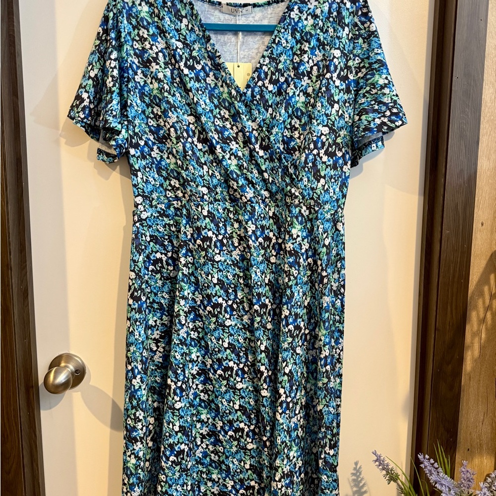 Elegant Floral Midi Dress in Blue